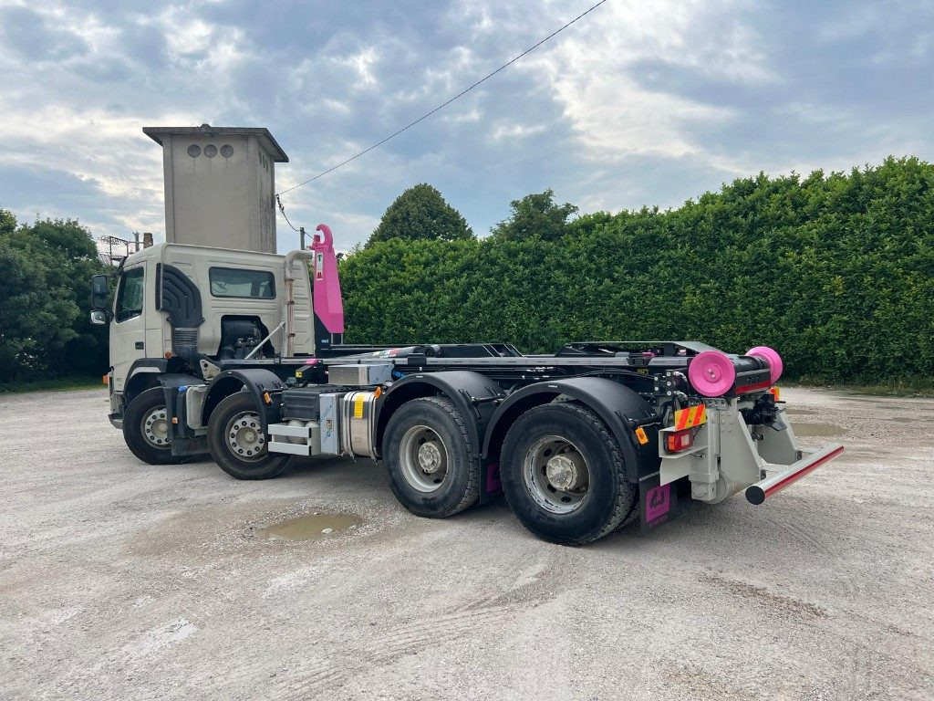 VOLVO FM480 SCARRABILE 8X4 - Lastväxlare lastbil: bild 3 VOLVO FM480 SCARRABILE 8X4 - Lastväxlare lastbil: bild 3