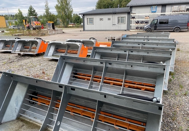 KVex hiekoituskauhat - Sand-/ Saltspridare: bild 2 KVex hiekoituskauhat - Sand-/ Saltspridare: bild 2