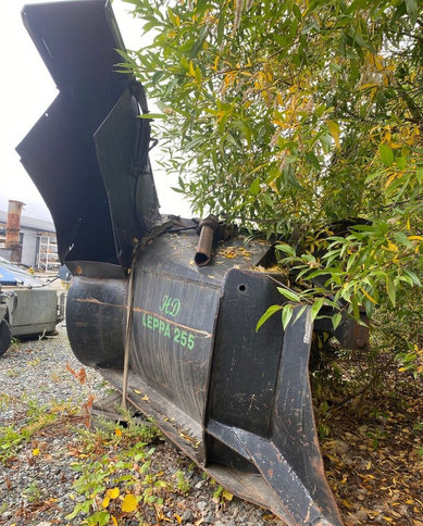 LeppäMusta 255 HD - Sand-/ Saltspridare: bild 2 LeppäMusta 255 HD - Sand-/ Saltspridare: bild 2