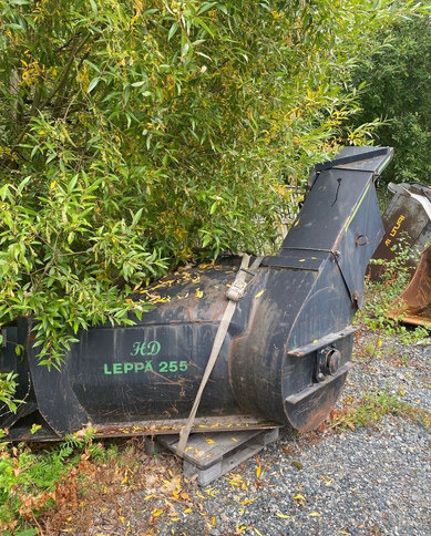 LeppäMusta 255 HD - Sand-/ Saltspridare: bild 1 LeppäMusta 255 HD - Sand-/ Saltspridare: bild 1