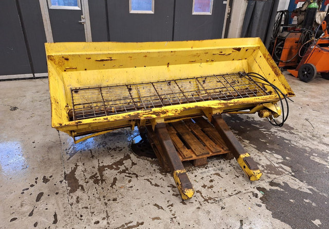 Tuppihiekotin - Sand-/ Saltspridare: bild 2 Tuppihiekotin - Sand-/ Saltspridare: bild 2