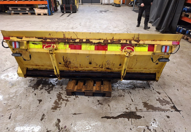 Tuppihiekotin - Sand-/ Saltspridare: bild 1 Tuppihiekotin - Sand-/ Saltspridare: bild 1