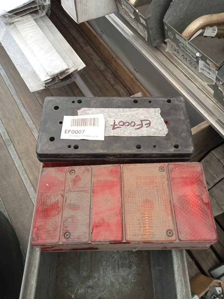 Trouillet FEU ARRIERE GAUCHE + DROIT - Bakljus: bild 1 Trouillet FEU ARRIERE GAUCHE + DROIT - Bakljus: bild 1