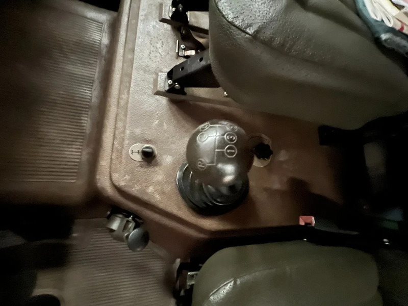 Mercedes-Benz 1017 A/4X4 - Lastbil med skåp: bild 2 Mercedes-Benz 1017 A/4X4 - Lastbil med skåp: bild 2