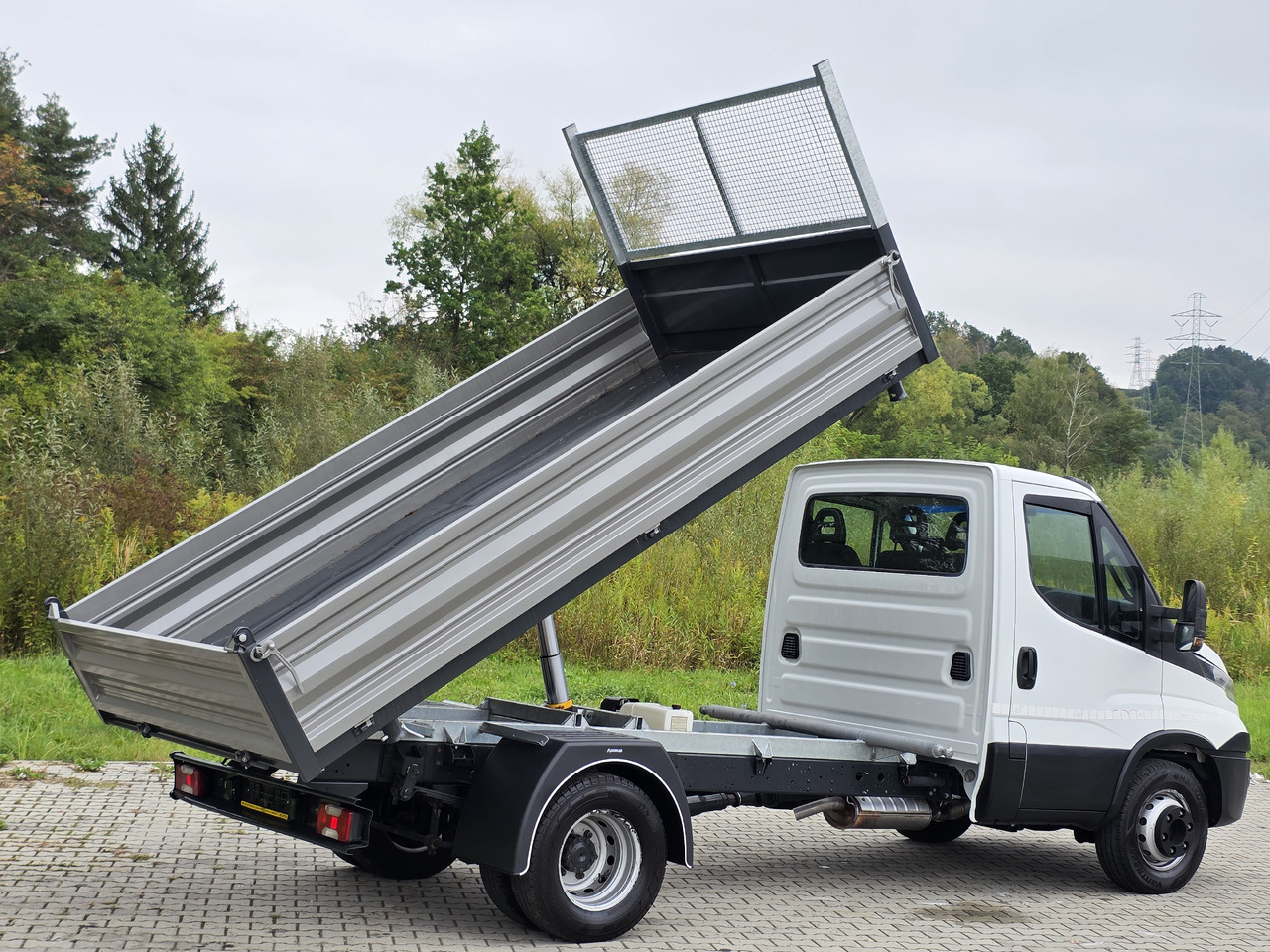 IVECO Daily 70c-17 Wywrotka 3.80 M ! Kiper 3-Stronny ! Klima ! 3.0 HPI * 170 Hp ! Super Stan ! Z Włoch ! - Transportbil med tippflak: bild 5 IVECO Daily 70c-17 Wywrotka 3.80 M ! Kiper 3-Stronny ! Klima ! 3.0 HPI * 170 Hp ! Super Stan ! Z Włoch ! - Transportbil med tippflak: bild 5