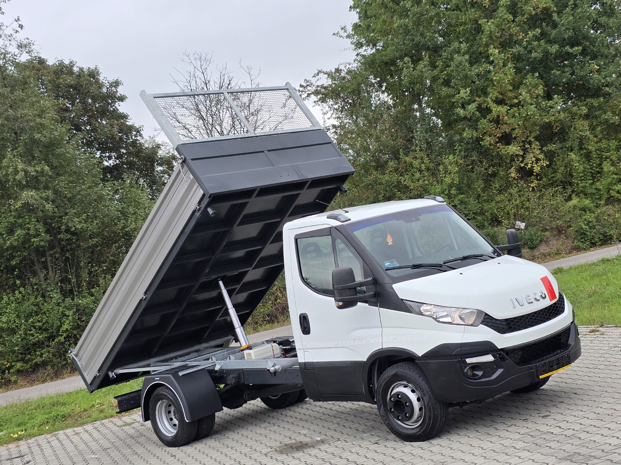 IVECO Daily 70c-17 Wywrotka 3.80 M ! Kiper 3-Stronny ! Klima ! 3.0 HPI * 170 Hp ! Super Stan ! Z Włoch ! - Transportbil med tippflak: bild 2 IVECO Daily 70c-17 Wywrotka 3.80 M ! Kiper 3-Stronny ! Klima ! 3.0 HPI * 170 Hp ! Super Stan ! Z Włoch ! - Transportbil med tippflak: bild 2