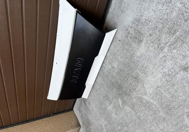 Zderzak przedni środkowy MAN LION'S COACH EURO 6 MAN Lion’s Coach Euro 6 - Stötfångare för Turistbuss: bild 4 Zderzak przedni środkowy MAN LION'S COACH EURO 6 MAN Lion’s Coach Euro 6 - Stötfångare för Turistbuss: bild 4