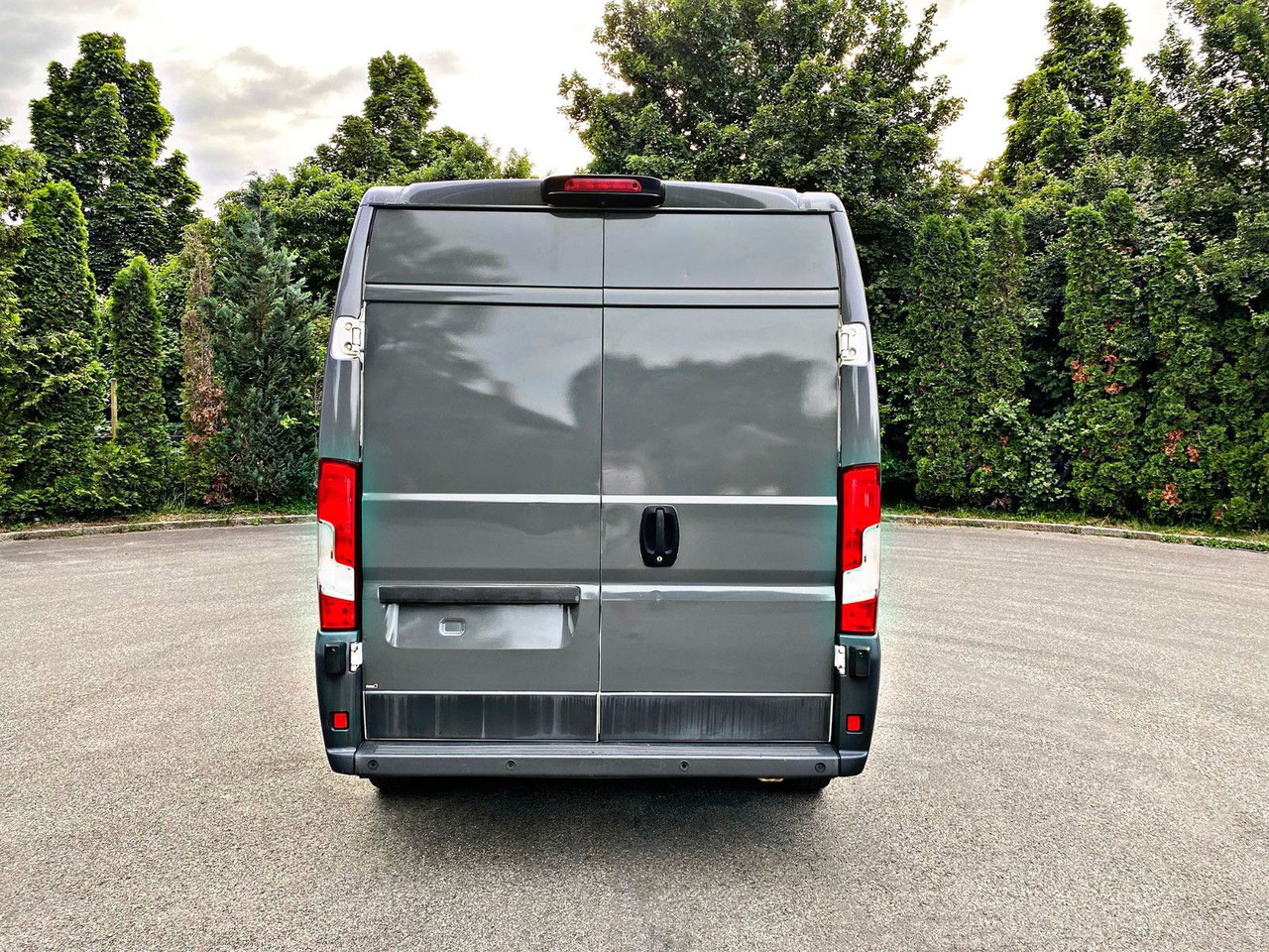 Peugeot Boxer Kasten Hoch 335 L3H2Pro|5Sitzer|Kamera|19% - Skåpbil, Dubbelhytt transportbil: bild 4 Peugeot Boxer Kasten Hoch 335 L3H2Pro|5Sitzer|Kamera|19% - Skåpbil, Dubbelhytt transportbil: bild 4