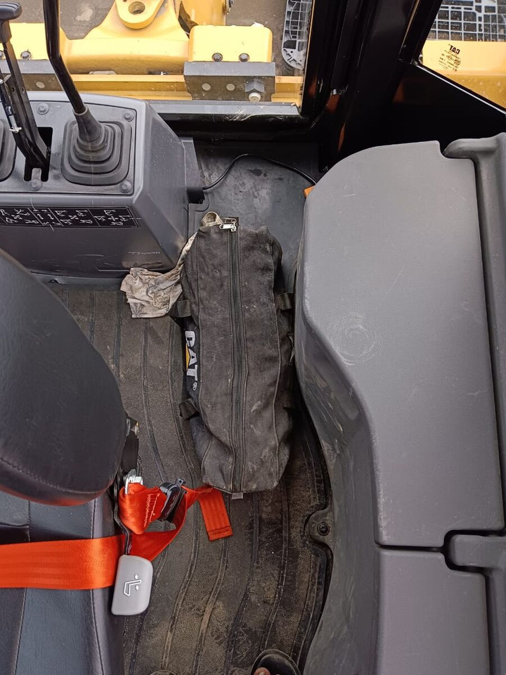 New Caterpillar 424 backhoe loader - Grävlastare: bild 2 New Caterpillar 424 backhoe loader - Grävlastare: bild 2