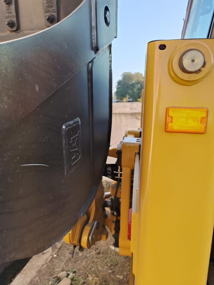 New Caterpillar 424 backhoe loader - Grävlastare: bild 5 New Caterpillar 424 backhoe loader - Grävlastare: bild 5