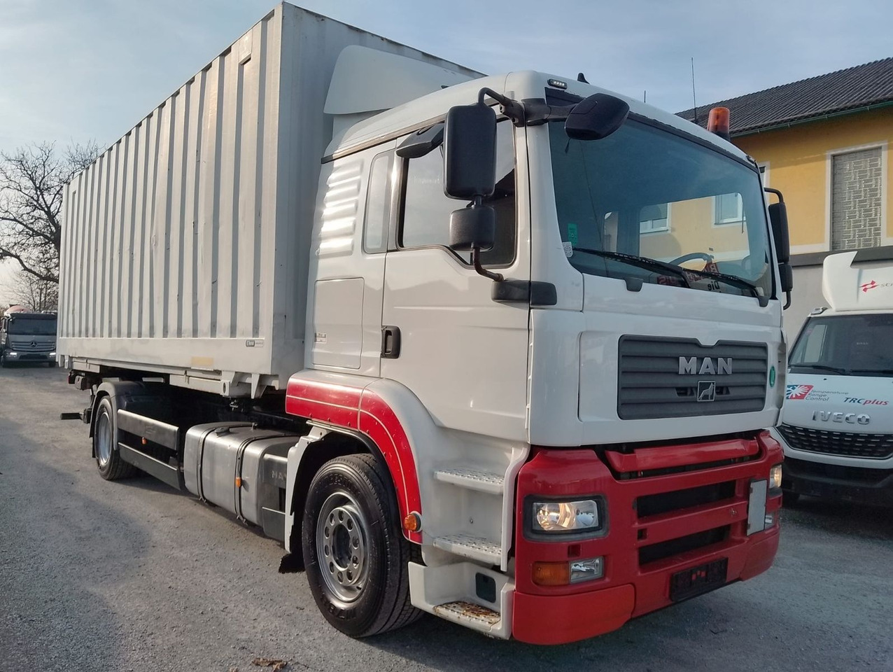 MAN TGA 18 320 - Containerbil/ Växelflak lastbil: bild 2 MAN TGA 18 320 - Containerbil/ Växelflak lastbil: bild 2