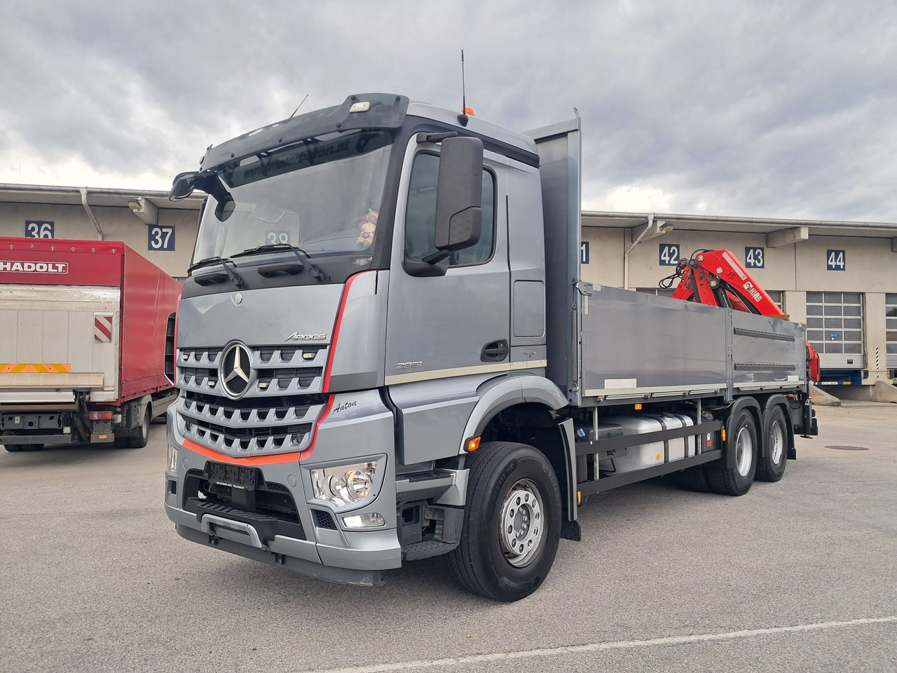 MERCEDES-BENZ AROCS 28.51 | 6x4| Retarder |Kran |Klima | Euro 6 - Flakbil, Kranbil: bild 1 MERCEDES-BENZ AROCS 28.51 | 6x4| Retarder |Kran |Klima | Euro 6 - Flakbil, Kranbil: bild 1