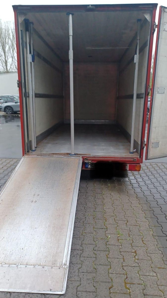 Volkswagen T5 2.0tdi mit Rampe 3ACHSER Tandemachse - Volymskåp: bild 5 Volkswagen T5 2.0tdi mit Rampe 3ACHSER Tandemachse - Volymskåp: bild 5