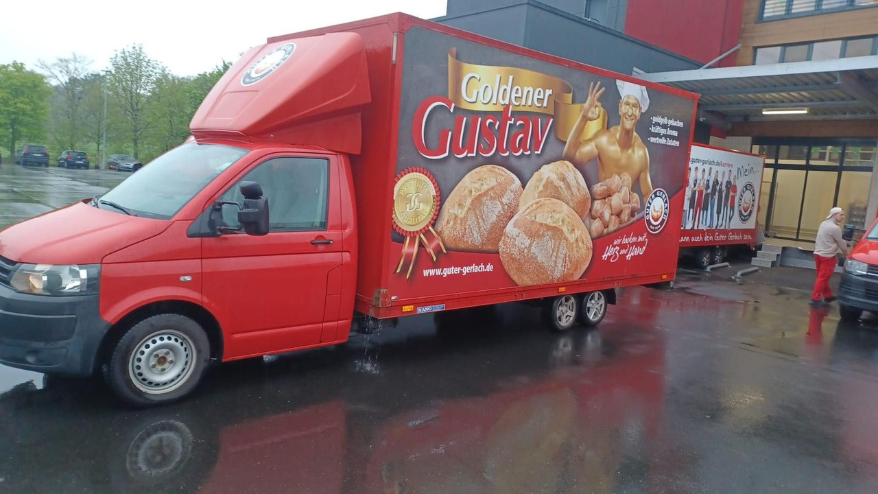 Volkswagen T5 2.0tdi mit Rampe 3ACHSER Tandemachse - Volymskåp: bild 1 Volkswagen T5 2.0tdi mit Rampe 3ACHSER Tandemachse - Volymskåp: bild 1