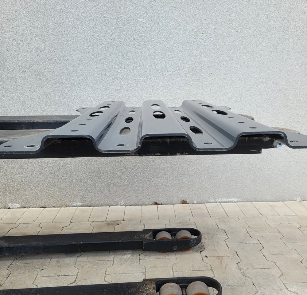 BLACHA SIODLA DAF XG XF NM. 2245141 - Vändskivekoppling för Lastbil: bild 2 BLACHA SIODLA DAF XG XF NM. 2245141 - Vändskivekoppling för Lastbil: bild 2