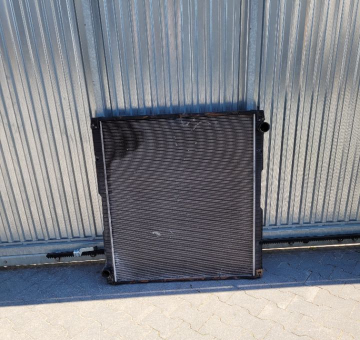 CHLODNICA WODY SCANIA R 1784616 ORYGINAŁ SZCZELNA - Kylare för Lastbil: bild 1 CHLODNICA WODY SCANIA R 1784616 ORYGINAŁ SZCZELNA - Kylare för Lastbil: bild 1