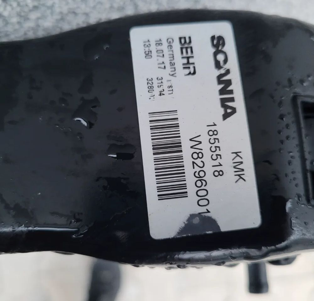 CHŁODNICA WODY SCANIA R 1855518 ORYGINAŁ SZCZELNE - Kylare för Lastbil: bild 3 CHŁODNICA WODY SCANIA R 1855518 ORYGINAŁ SZCZELNE - Kylare för Lastbil: bild 3