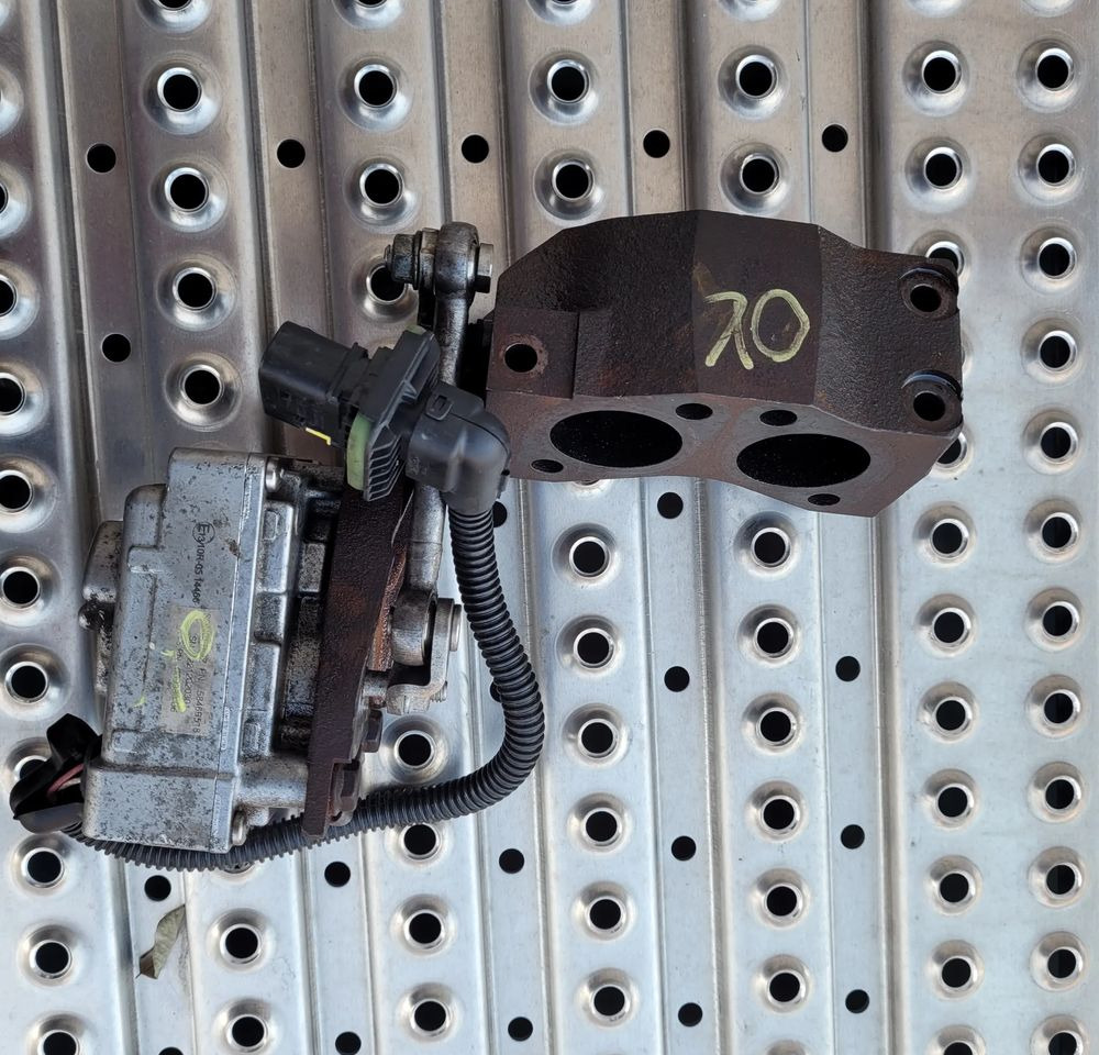 EGR PRZEPUSTNICA MAN TGX TGS NM KS200514-01R SPRAWNY CHWALIM116 - EGR-kylare för Lastbil: bild 2 EGR PRZEPUSTNICA MAN TGX TGS NM KS200514-01R SPRAWNY CHWALIM116 - EGR-kylare för Lastbil: bild 2