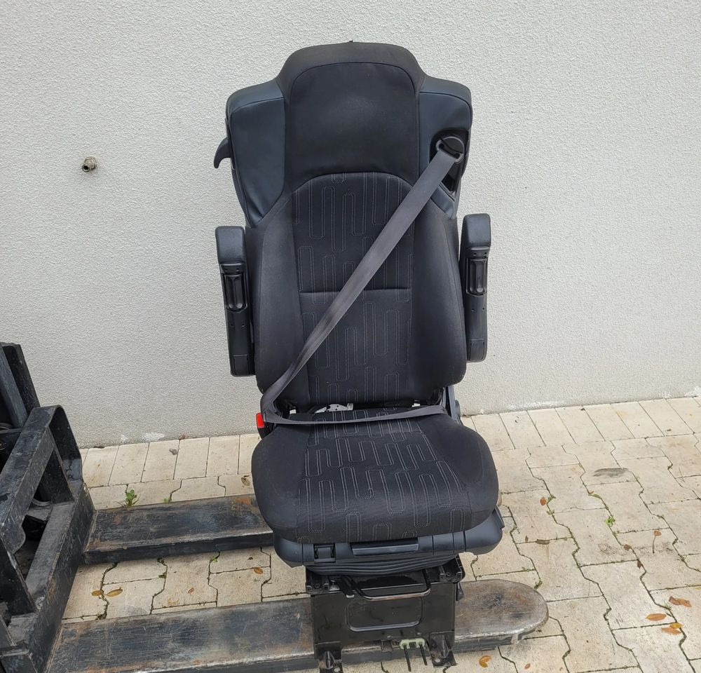 FOTEL KIEROWCY MERCEDES ACTROS MP4 - Säte för Lastbil: bild 1 FOTEL KIEROWCY MERCEDES ACTROS MP4 - Säte för Lastbil: bild 1