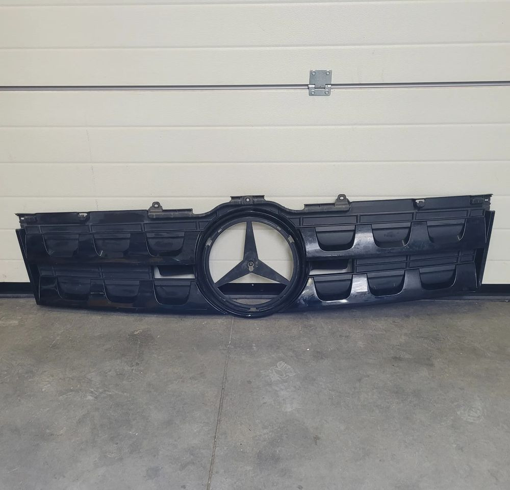 GRILL ATRAPA MERCEDES ACTROS AROX A9607510618 - Galler för Lastbil: bild 1 GRILL ATRAPA MERCEDES ACTROS AROX A9607510618 - Galler för Lastbil: bild 1
