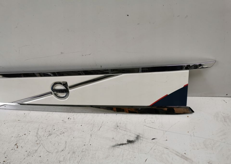 GRILL ATRAPA VOLVO FH 4 ORYGINAŁ CHROM - Galler för Lastbil: bild 2 GRILL ATRAPA VOLVO FH 4 ORYGINAŁ CHROM - Galler för Lastbil: bild 2