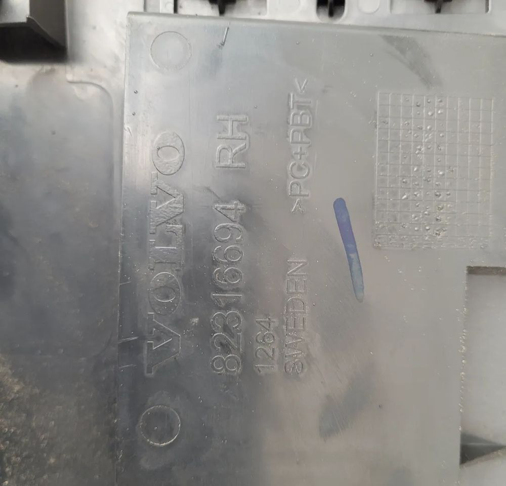 GRILL ATRAPA VOLVO FH4 ORYGINAŁ OM 82316693 - Galler för Lastbil: bild 3 GRILL ATRAPA VOLVO FH4 ORYGINAŁ OM 82316693 - Galler för Lastbil: bild 3