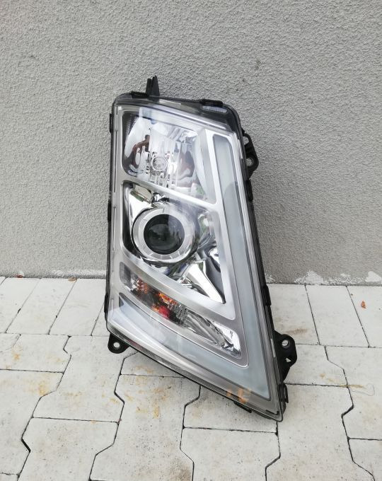 LAMPA XENON VOLVO FH4 FH 4 FM RH ORYGINAŁ - Strålkastare för Lastbil: bild 1 LAMPA XENON VOLVO FH4 FH 4 FM RH ORYGINAŁ - Strålkastare för Lastbil: bild 1