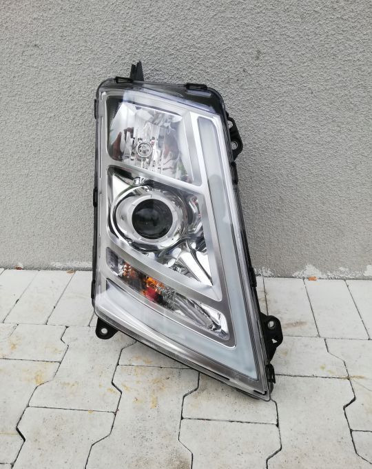 LAMPA XENON VOLVO FH4 FH 4 FM RH SKRETNY ORYGINAŁ - Strålkastare för Lastbil: bild 1 LAMPA XENON VOLVO FH4 FH 4 FM RH SKRETNY ORYGINAŁ - Strålkastare för Lastbil: bild 1
