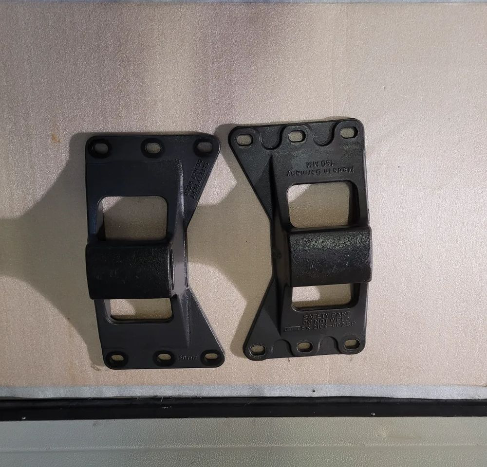 ŁAPY JOST MOCOWANIE SIODŁA 150MM - Vändskivekoppling för Lastbil: bild 1 ŁAPY JOST MOCOWANIE SIODŁA 150MM - Vändskivekoppling för Lastbil: bild 1