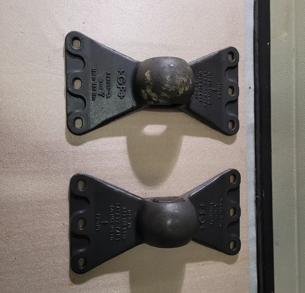 ŁAPY MOCOWANIE SIODŁA Gf 662 126 631 G - Vändskivekoppling för Lastbil: bild 1 ŁAPY MOCOWANIE SIODŁA Gf 662 126 631 G - Vändskivekoppling för Lastbil: bild 1