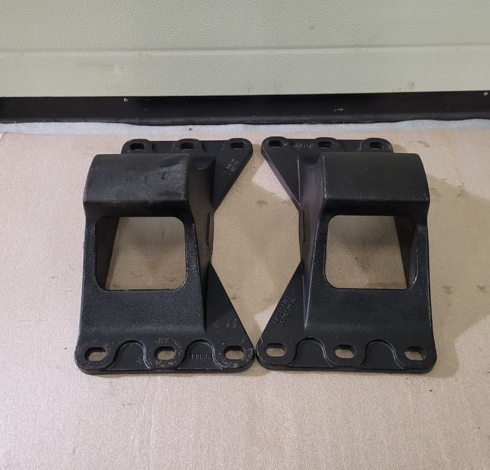 ŁAPY MOCOWANIE SIODŁA JOST 185MM - Vändskivekoppling för Lastbil: bild 1 ŁAPY MOCOWANIE SIODŁA JOST 185MM - Vändskivekoppling för Lastbil: bild 1