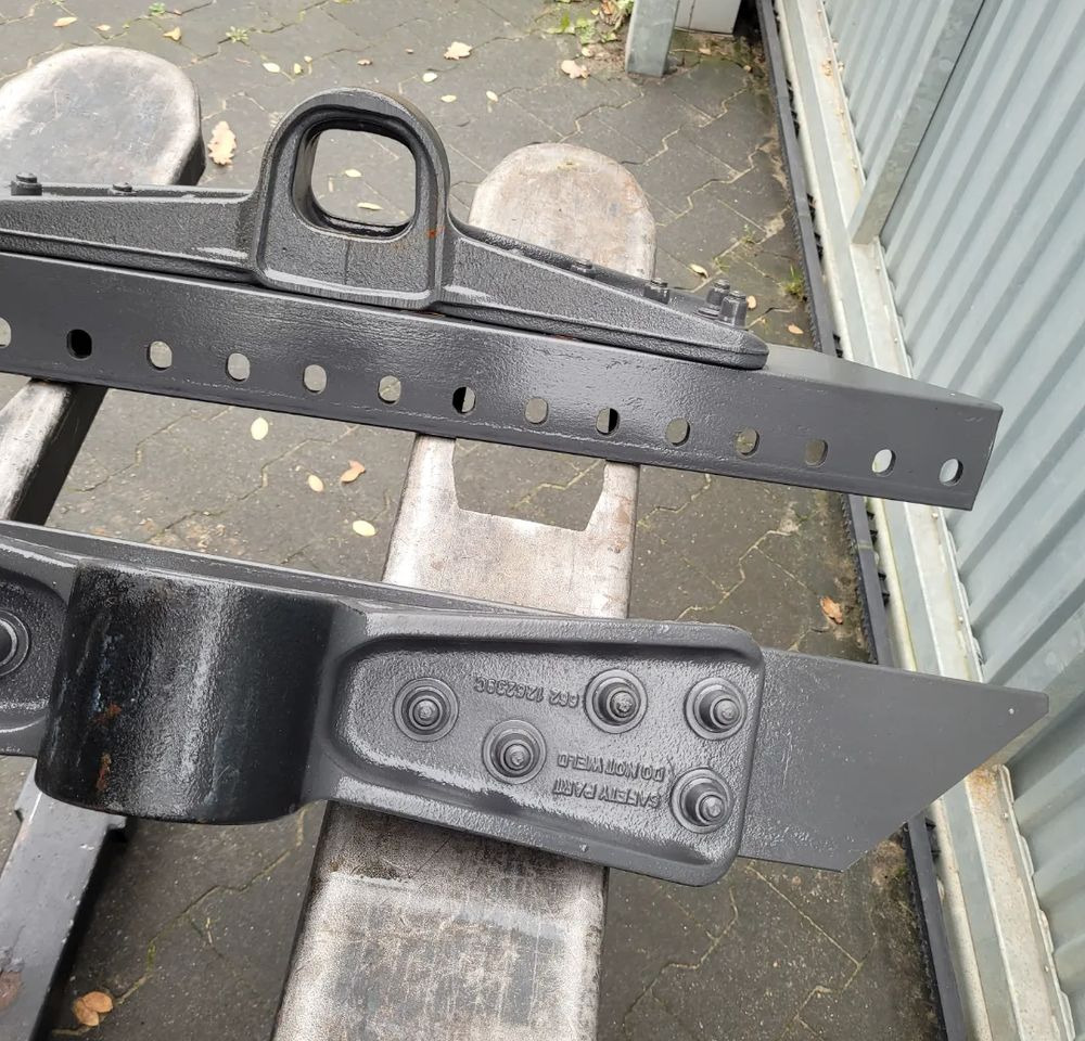 ŁAPY MOCOWANIE SIODLA VOLVO HOLLAND 126239C - Vändskivekoppling för Lastbil: bild 3 ŁAPY MOCOWANIE SIODLA VOLVO HOLLAND 126239C - Vändskivekoppling för Lastbil: bild 3