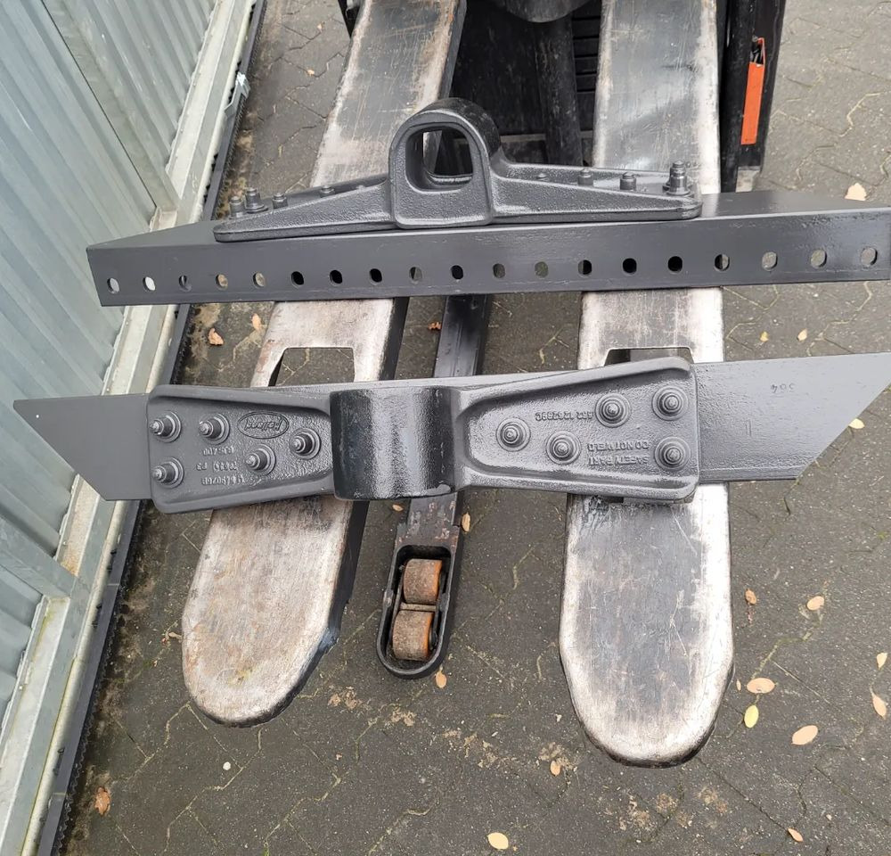 ŁAPY MOCOWANIE SIODLA VOLVO HOLLAND 126239C - Vändskivekoppling för Lastbil: bild 2 ŁAPY MOCOWANIE SIODLA VOLVO HOLLAND 126239C - Vändskivekoppling för Lastbil: bild 2