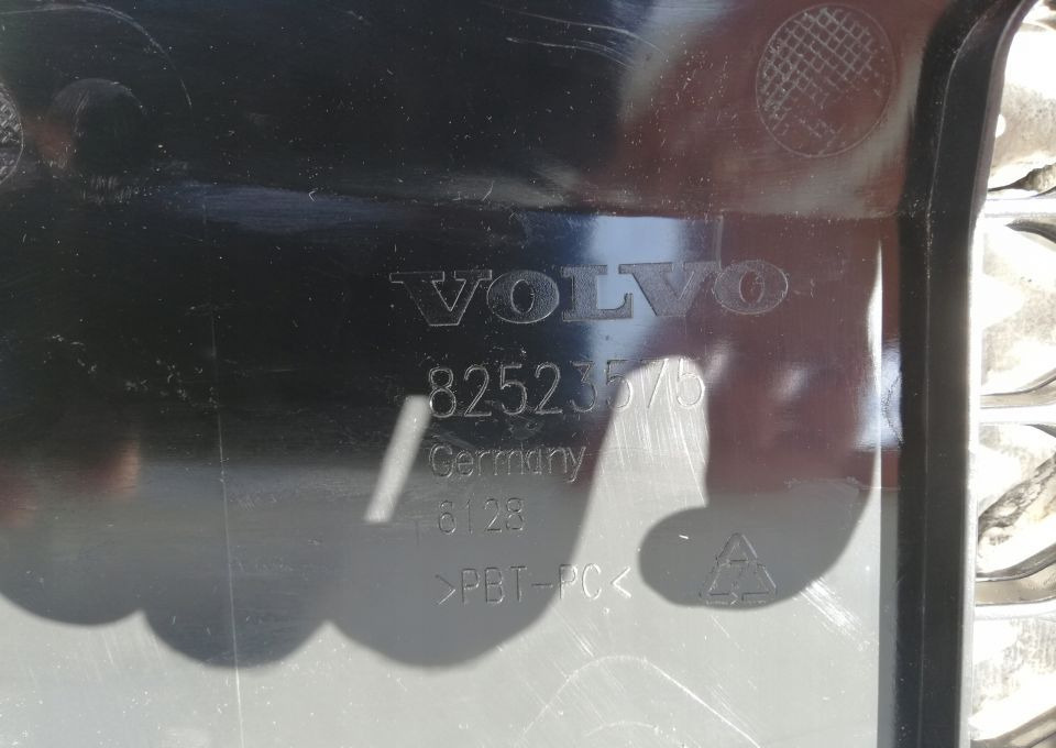 MASKA GRILL ATRAPA VOLVO FL FE 82523575 NOWY ORYG. - Galler för Lastbil: bild 5 MASKA GRILL ATRAPA VOLVO FL FE 82523575 NOWY ORYG. - Galler för Lastbil: bild 5