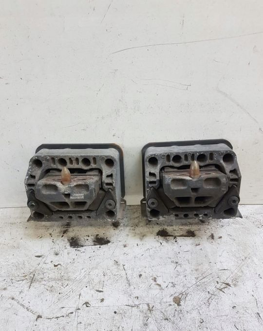 PODUSZKI SILNIKA ACTROS MP4 ORYGINAŁ 2SZT - Motorfäste för Lastbil: bild 1 PODUSZKI SILNIKA ACTROS MP4 ORYGINAŁ 2SZT - Motorfäste för Lastbil: bild 1