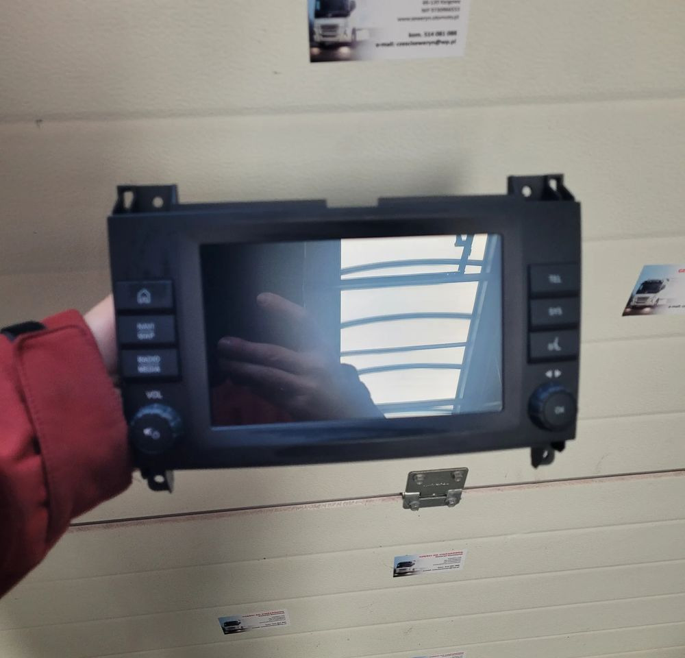 RADIO GARMIN MERCRDES VITO A4479008319 CHWALIM116 - Elektriskt system för Transportbil: bild 1 RADIO GARMIN MERCRDES VITO A4479008319 CHWALIM116 - Elektriskt system för Transportbil: bild 1