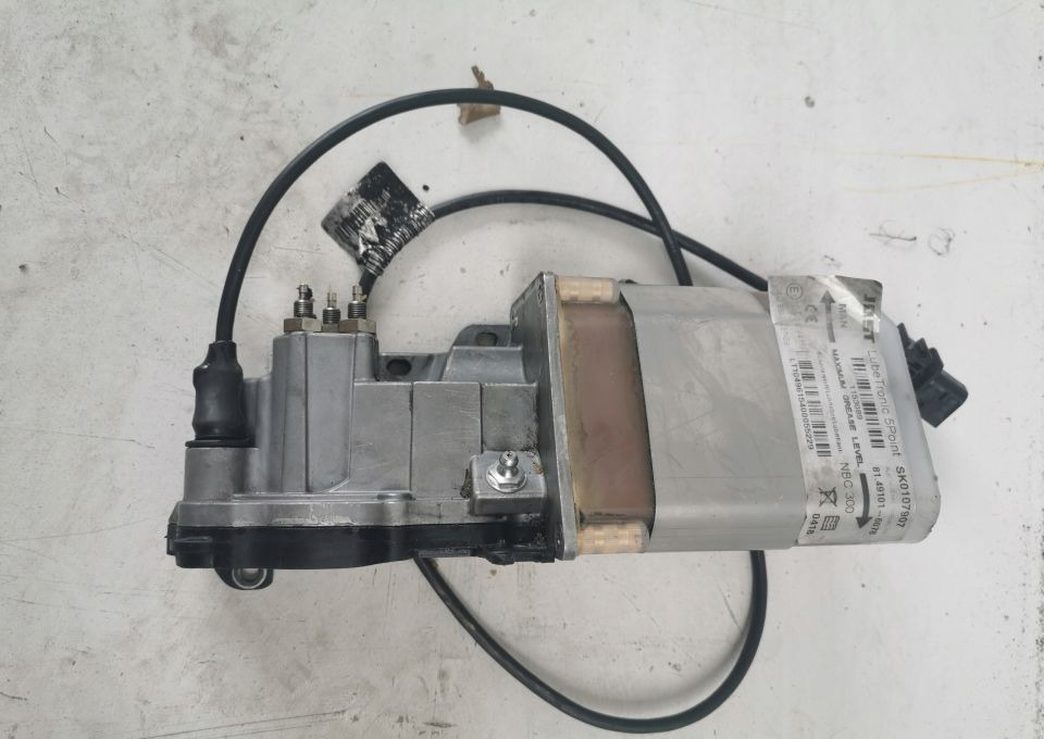 SMAROWANIE SIODŁA JOST MAN TGX TGS 81.49101-6078 - Vändskivekoppling för Lastbil: bild 1 SMAROWANIE SIODŁA JOST MAN TGX TGS 81.49101-6078 - Vändskivekoppling för Lastbil: bild 1