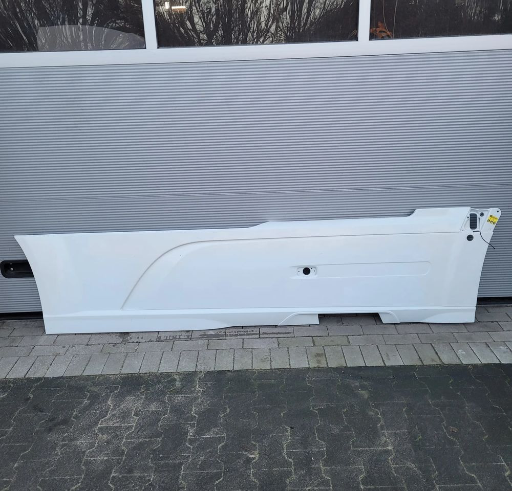 ZABUDOWA MIEDZYOSIOWA SPOJLER DAF XF 106 LIFT RH. 2123059 CHWALIM116 - Aerodynamik/ Spoiler för Lastbil: bild 1 ZABUDOWA MIEDZYOSIOWA SPOJLER DAF XF 106 LIFT RH. 2123059 CHWALIM116 - Aerodynamik/ Spoiler för Lastbil: bild 1