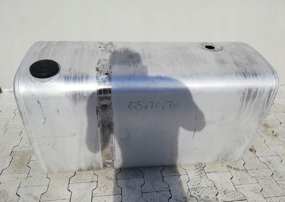 ZBIORNIK PALIWA VOLVO FH 4 RENAULT PREMIUM MAGNUM - Bränsletank för Lastbil: bild 1 ZBIORNIK PALIWA VOLVO FH 4 RENAULT PREMIUM MAGNUM - Bränsletank för Lastbil: bild 1