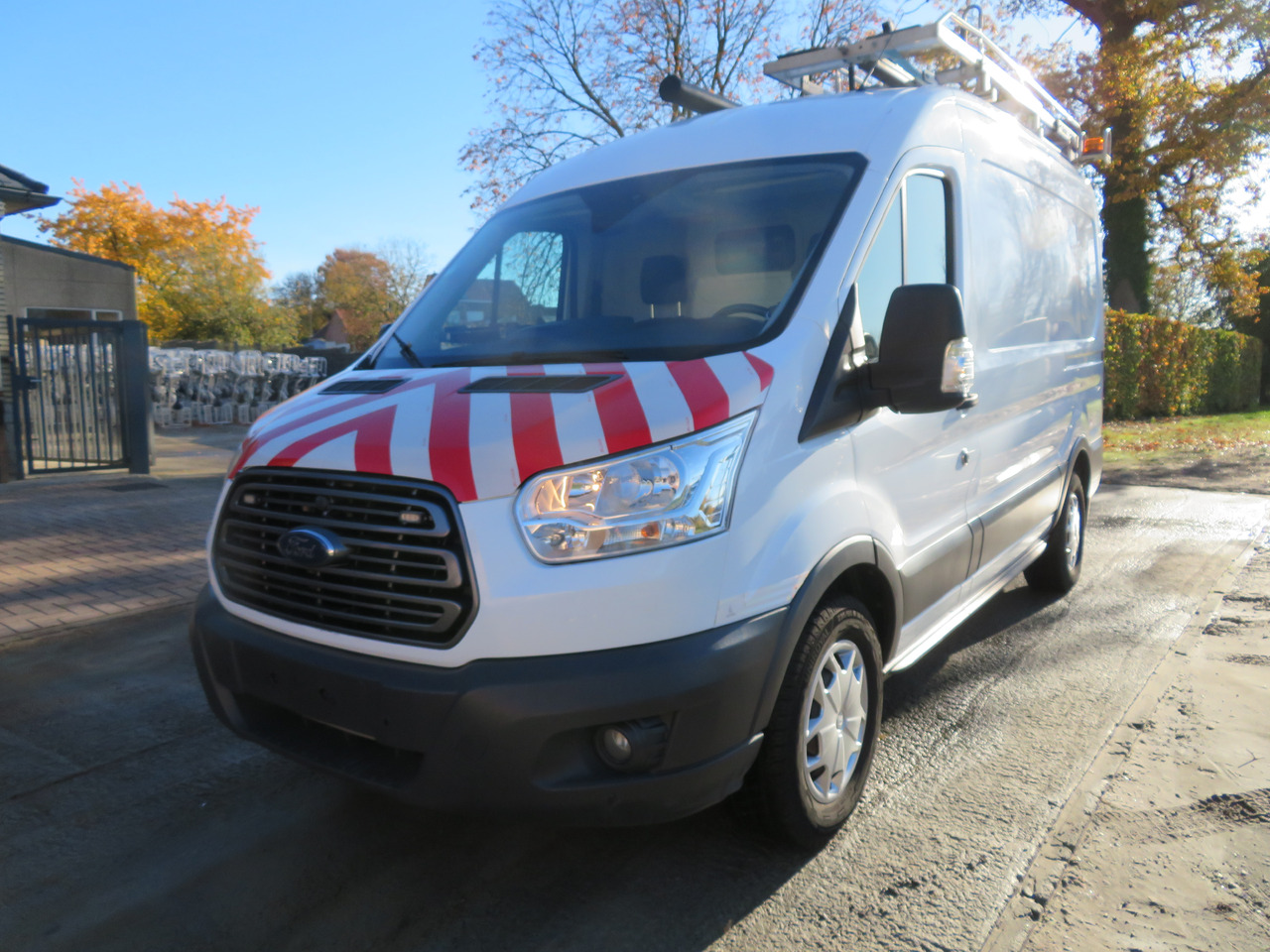 Ford Transit 2.0TDCi - L2H2 - Skåpbil: bild 3 Ford Transit 2.0TDCi - L2H2 - Skåpbil: bild 3
