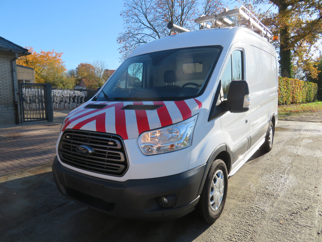 Ford Transit 2.0TDCi L2H2 - Skåpbil: bild 3 Ford Transit 2.0TDCi L2H2 - Skåpbil: bild 3