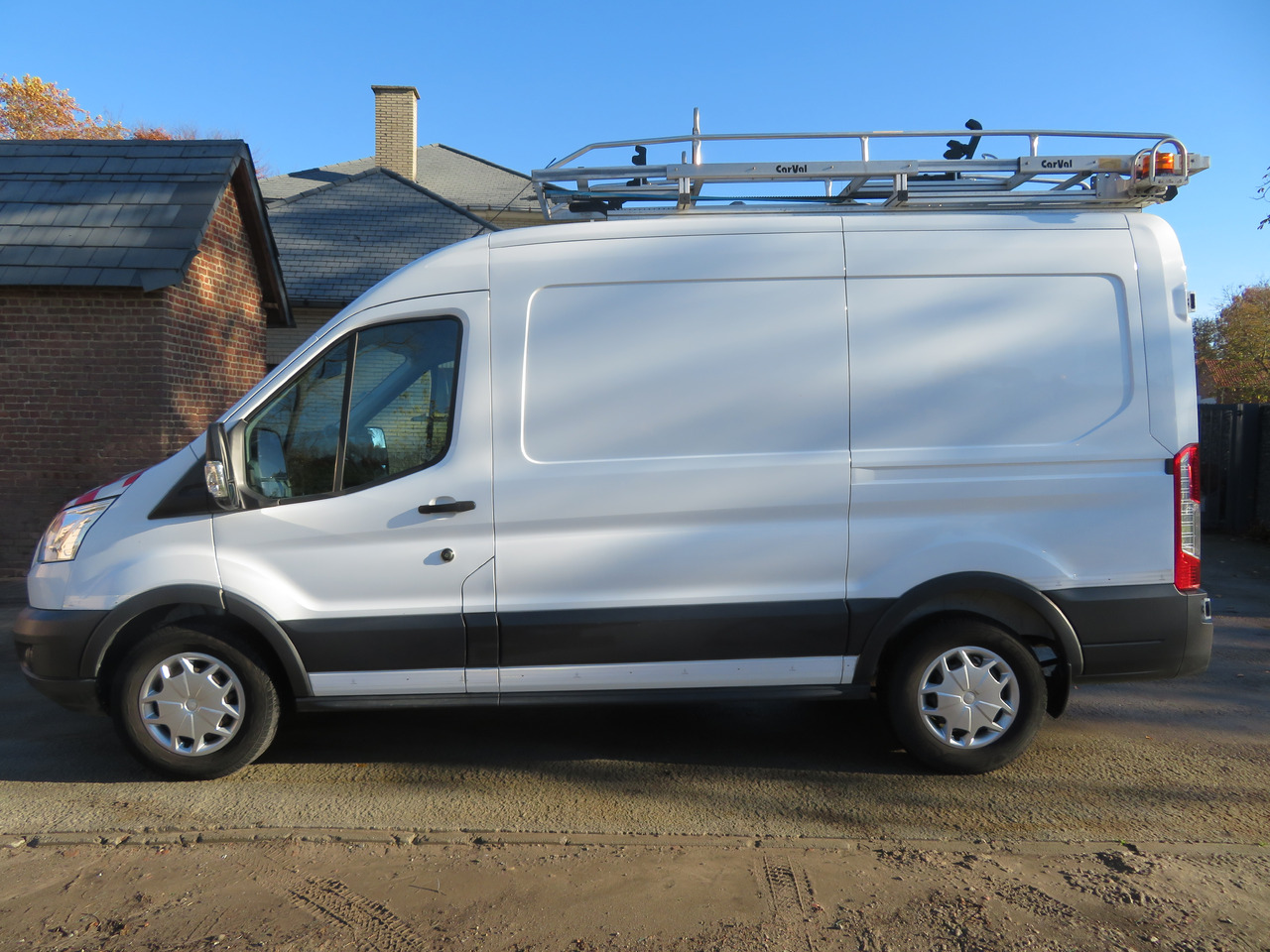 Ford Transit 2.0TDCi - L2H2 - Skåpbil: bild 4 Ford Transit 2.0TDCi - L2H2 - Skåpbil: bild 4