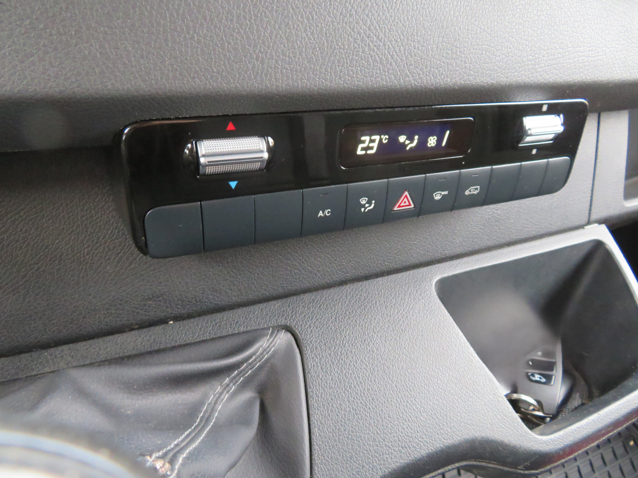 Små skåpbil Mercedes-Benz Sprinter 311CDi: bild 12