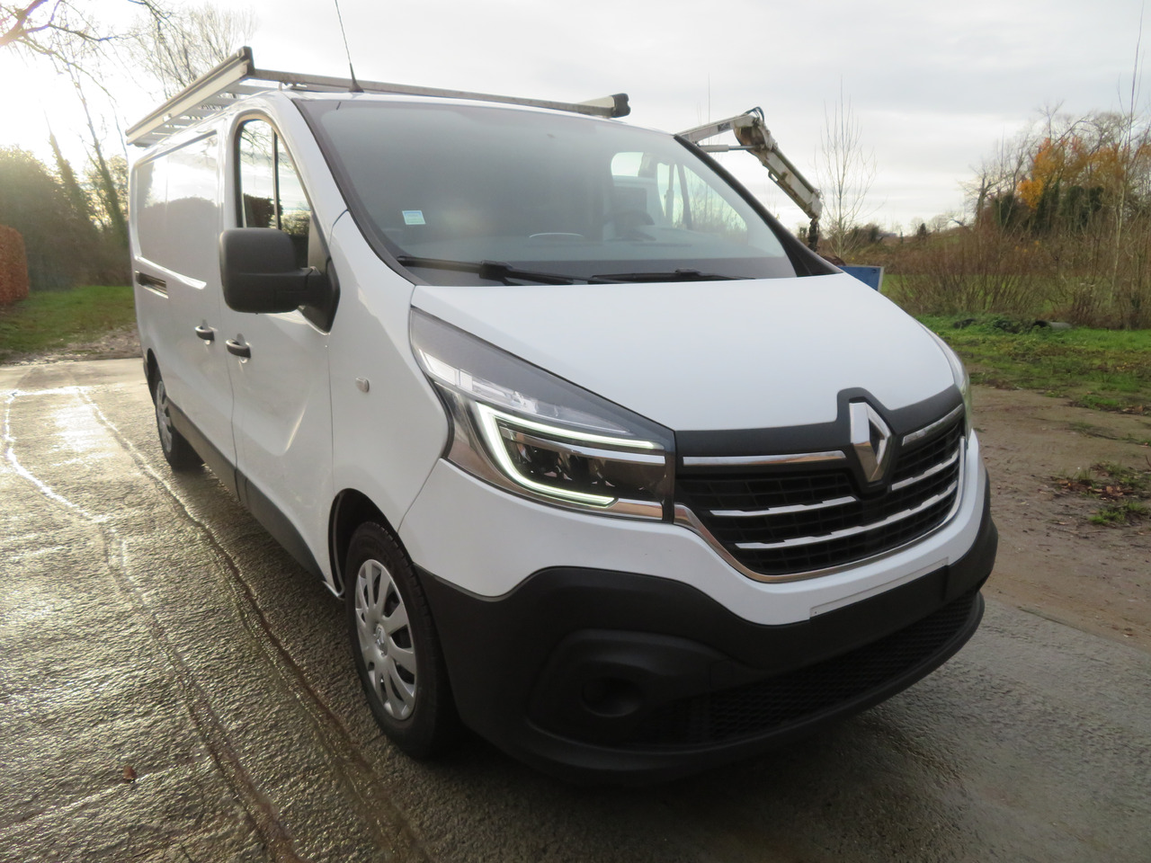Små skåpbil Renault Trafic 2.0dCi Grand Confort - L2H1: bild 1