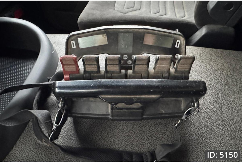 Kranbil DAF CF 85.410 SC, Euro 5, 8x2 / Hiab 422 EP5 + Radio / 5x extendable: bild 11 Kranbil DAF CF 85.410 SC, Euro 5, 8x2 / Hiab 422 EP5 + Radio / 5x extendable: bild 11