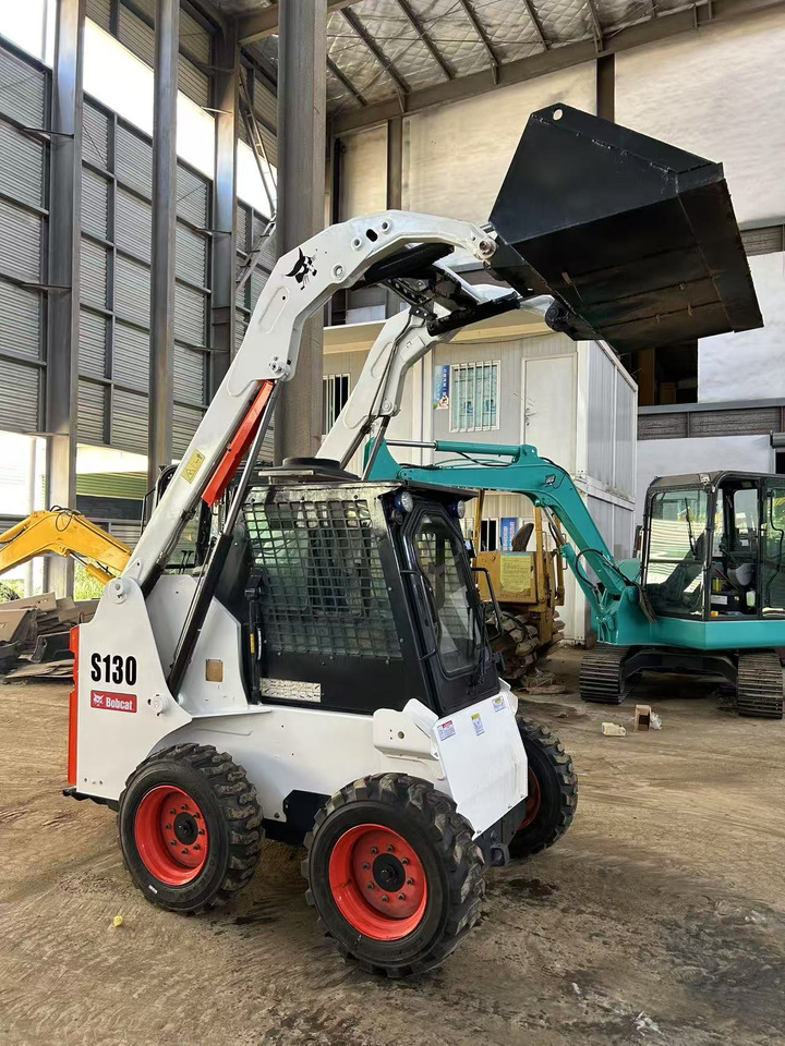 BOBCAT S130 Skid Steer Loader Click for Discount - Kompaktlastare/ Slirstyrda lastare: bild 4 BOBCAT S130 Skid Steer Loader Click for Discount - Kompaktlastare/ Slirstyrda lastare: bild 4