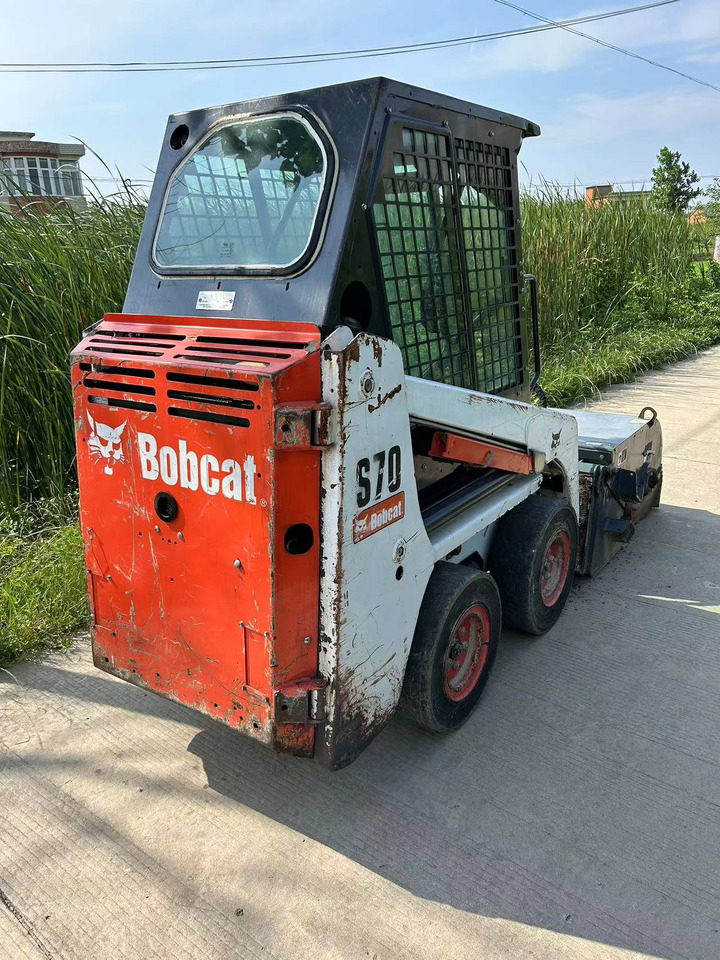 BOBCAT S70 Sliding Sweeper Click for Discount - Kompaktlastare/ Slirstyrda lastare: bild 2 BOBCAT S70 Sliding Sweeper Click for Discount - Kompaktlastare/ Slirstyrda lastare: bild 2