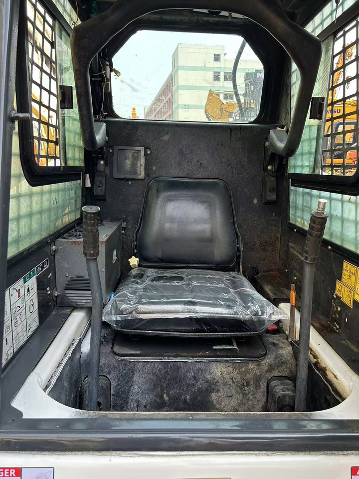 BOBCAT Skid Steer Loader S130 - Kompaktlastare/ Slirstyrda lastare: bild 5 BOBCAT Skid Steer Loader S130 - Kompaktlastare/ Slirstyrda lastare: bild 5