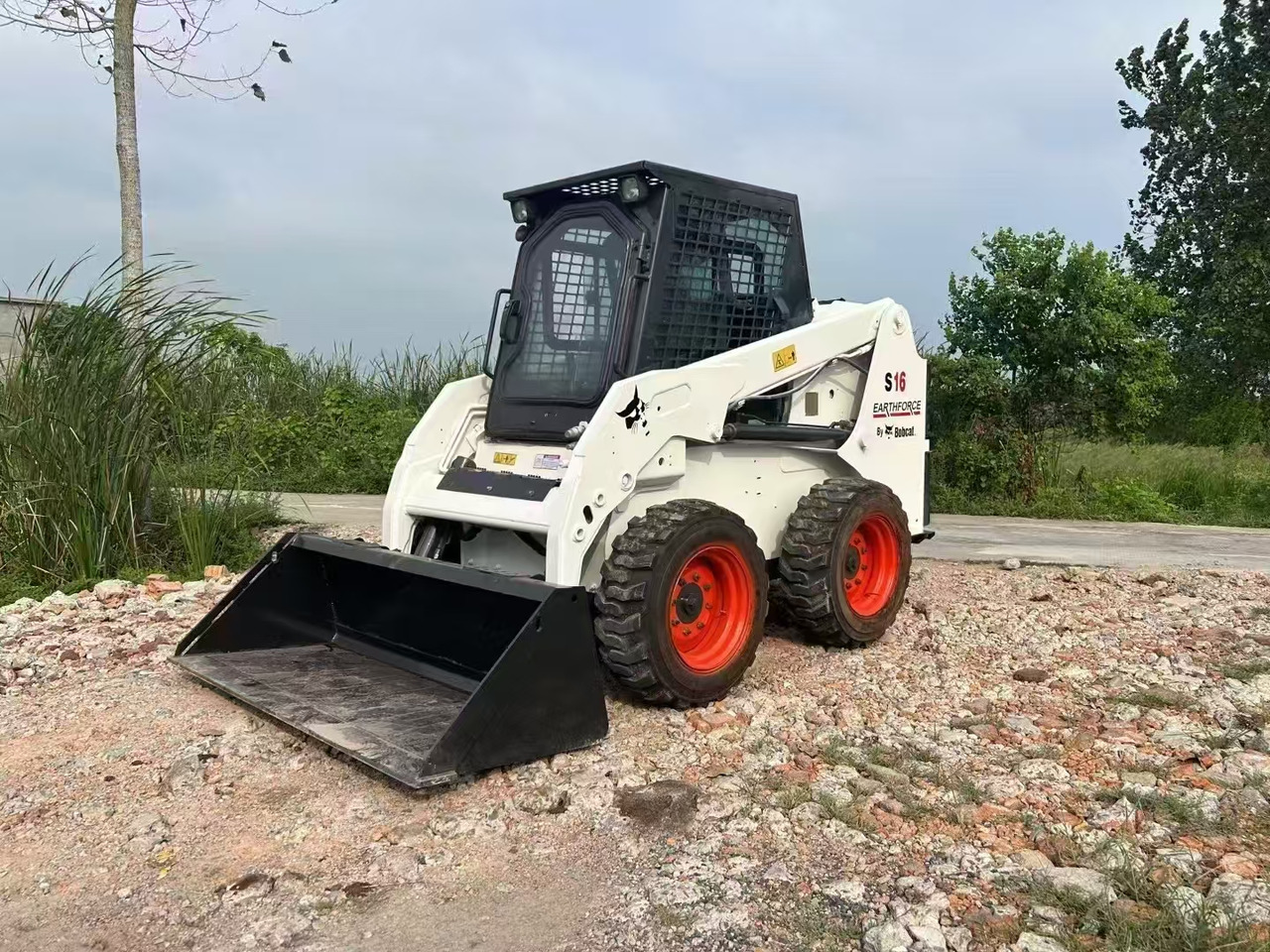 BOBCAT Skid Steer Loader S16 - Kompaktlastare/ Slirstyrda lastare: bild 2 BOBCAT Skid Steer Loader S16 - Kompaktlastare/ Slirstyrda lastare: bild 2