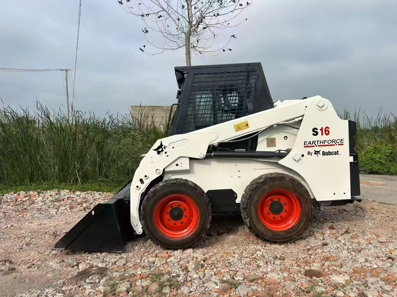 BOBCAT Skid Steer Loader S16 - Kompaktlastare/ Slirstyrda lastare: bild 3 BOBCAT Skid Steer Loader S16 - Kompaktlastare/ Slirstyrda lastare: bild 3